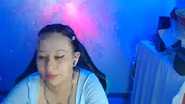 Skarlet Adams28 online show from July 15, 2026, 8:43 am