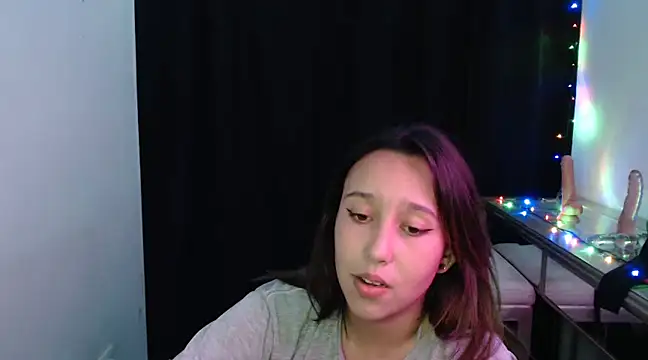 Skarlet Adams28 online show from January 17, 2025, 3:23 am