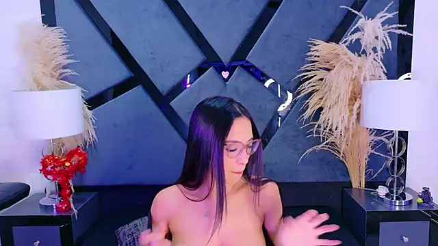 Snapshot of KylieWhite chatting on September 26, 2025, 4:41 am KylieWhite online show from September 26, 2025, 4:41 am