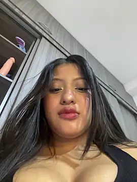 Snapshot of Estefanii- chatting on June 21, 2026, 9:37 am Estefanii- online show from June 21, 2026, 9:37 am
