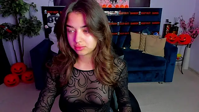 Snapshot of CharleneWoods chatting on November 1, 2025, 5:57 am CharleneWoods online show from November 1, 2025, 5:57 am