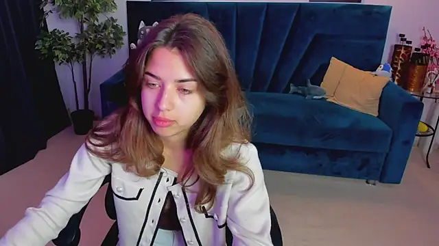 Snapshot of CharleneWoods chatting on October 28, 2025, 6:12 am CharleneWoods online show from October 28, 2025, 6:12 am