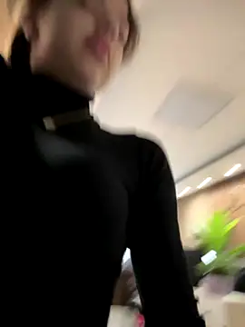 Snapshot of CharleneWoods chatting on September 19, 2025, 5:00 am CharleneWoods online show from September 19, 2025, 5:00 am