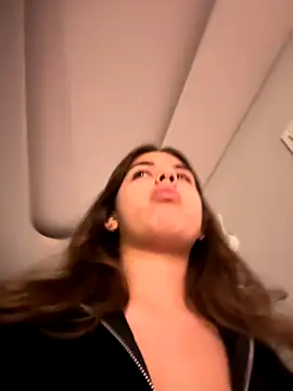 Snapshot of CharleneWoods chatting on October 18, 2025, 4:58 am CharleneWoods online show from October 18, 2025, 4:58 am