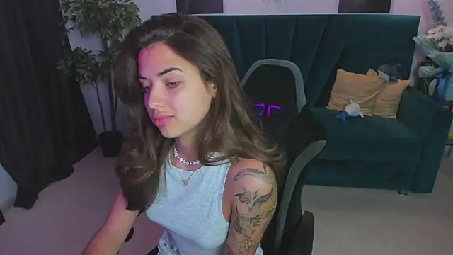 Snapshot of CharleneWoods chatting on September 20, 2025, 2:22 pm CharleneWoods online show from September 20, 2025, 2:22 pm