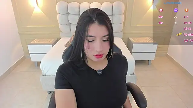 ALICESTARKK online show from July 8, 2026, 1:01 pm