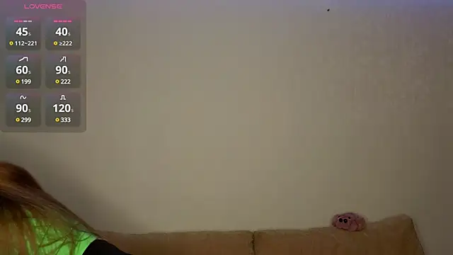 Snapshot of Candy_Lynni chatting on December 13, 2024, 5:32 pm Candy Lynni online show from December 13, 2024, 5:32 pm