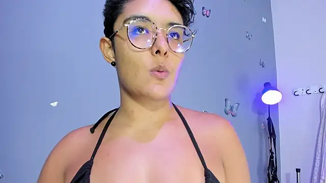 Kaira mosse online show from October 23, 2025, 12:59 pm