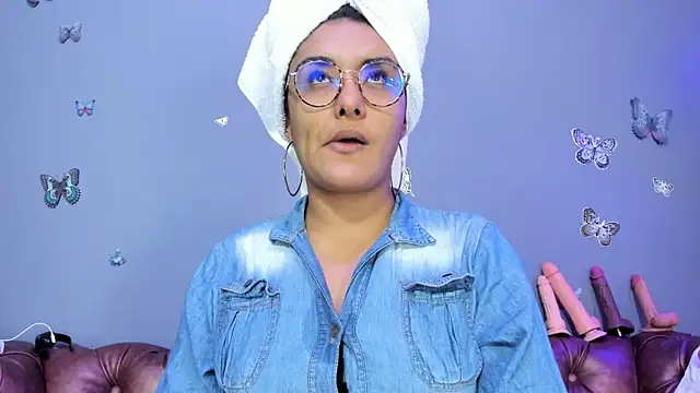 Kaira mosse online show from October 18, 2025, 11:56 am