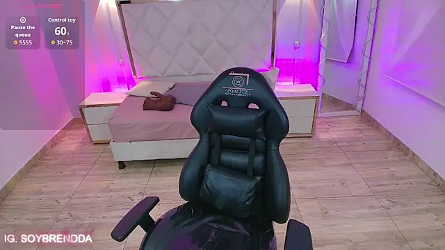 Brendda tay online show from November 10, 2025, 3:22 am