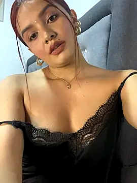 Snapshot of Melanyprada chatting on October 13, 2025, 1:51 am Melanyprada online show from October 13, 2025, 1:51 am