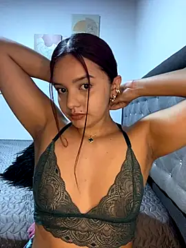 Melanyprada online show from December 14, 2025, 9:26 am