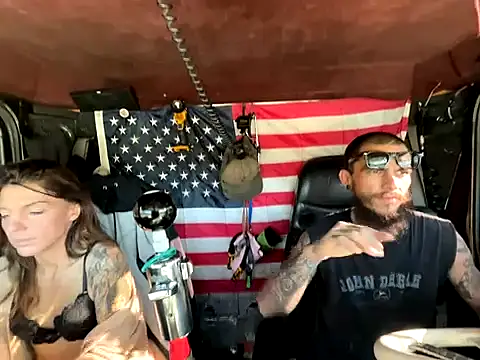 XMeF10 online show from October 20, 2025, 1:33 pm