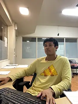 Snapshot of Brencuz chatting on October 11, 2025, 5:14 pm Brencuz online show from October 11, 2025, 5:14 pm