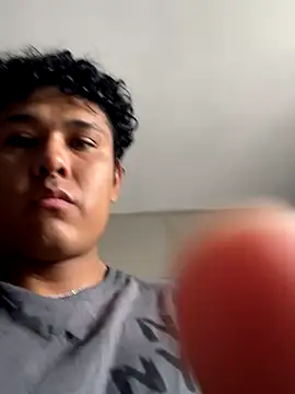 Snapshot of Brencuz chatting on October 22, 2025, 6:07 pm Brencuz online show from October 22, 2025, 6:07 pm