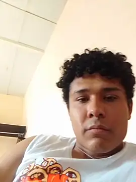 Snapshot of Brencuz chatting on November 13, 2025, 8:57 pm Brencuz online show from November 13, 2025, 8:57 pm