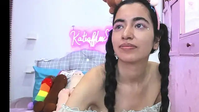 Snapshot of Katiaflex chatting on February 6, 2025, 2:22 am Katiaflex online show from February 6, 2025, 2:22 am