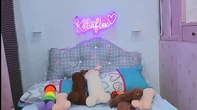 Snapshot of Katiaflex chatting on February 25, 2025, 4:57 am Katiaflex online show from February 25, 2025, 4:57 am