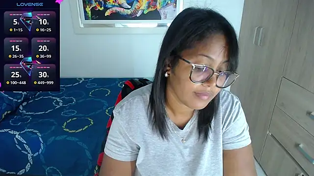 miajoseph  online show from February 1, 2025, 3:52 am