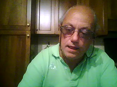 Snapshot of gianbragallini chatting on September 17, 2025, 9:17 pm gianbragallini online show from September 17, 2025, 9:17 pm