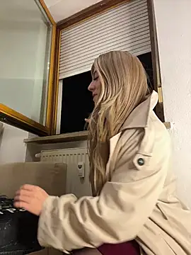 Snapshot of See_my_Boobs_ chatting on December 16, 2025, 6:01 pm See my Boobs online show from December 16, 2025, 6:01 pm