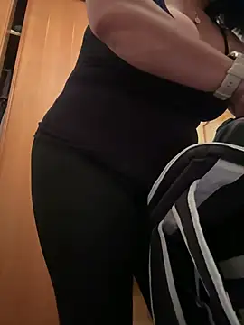 paulinaDiaz1 online show from February 16, 2025, 9:27 pm