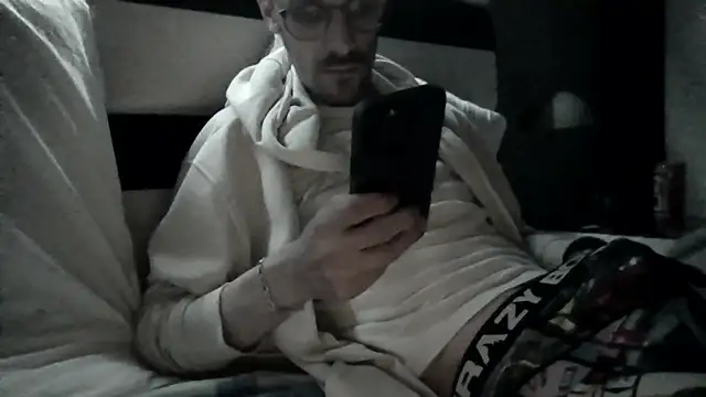 passif520 online show from April 7, 2026, 8:32 pm