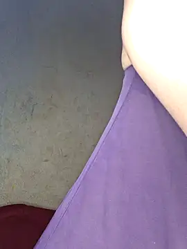 Snapshot of HelenHoltz chatting on September 16, 2025, 2:07 pm HelenHoltz online show from September 16, 2025, 2:07 pm