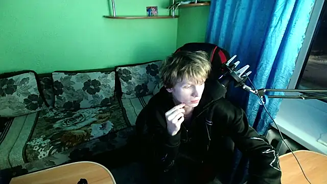 fameboyboo online show from December 22, 2025, 6:08 pm