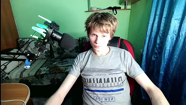 fameboyboo online show from November 23, 2025, 3:22 pm