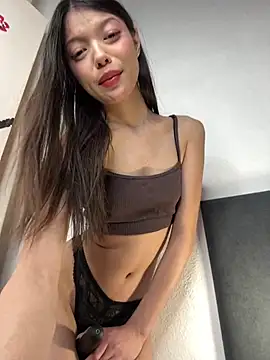DesiredHoney online show from January 10, 2025, 9:44 am