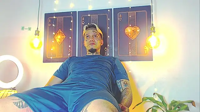 Snapshot of daimond_hope666 chatting on March 5, 2025, 8:42 pm daimond hope666 online show from March 5, 2025, 8:42 pm