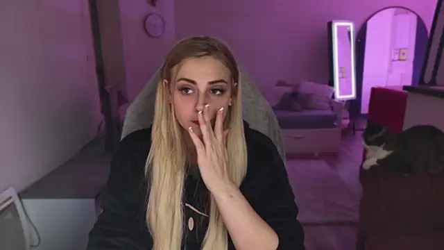 Snapshot of ce_leste__ chatting on February 1, 2025, 9:29 pm ce leste online show from February 1, 2025, 9:29 pm