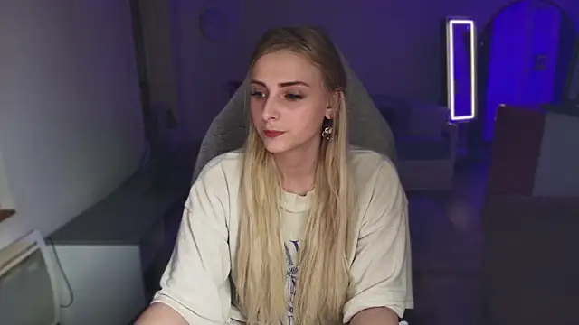 Snapshot of ce_leste__ chatting on February 2, 2025, 9:56 pm ce leste online show from February 2, 2025, 9:56 pm