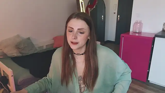 Snapshot of ce_leste__ chatting on October 8, 2025, 11:23 am ce leste online show from October 8, 2025, 11:23 am