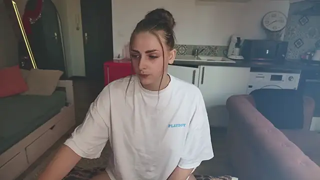 Snapshot of ce_leste__ chatting on September 16, 2025, 12:39 pm ce leste online show from September 16, 2025, 12:39 pm