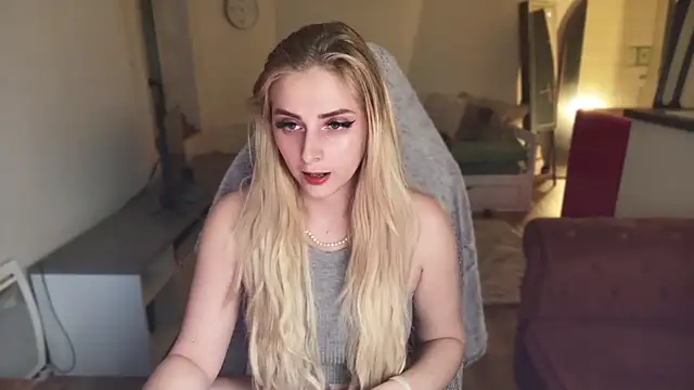 Snapshot of ce_leste__ chatting on February 21, 2025, 9:32 pm ce leste online show from February 21, 2025, 9:32 pm