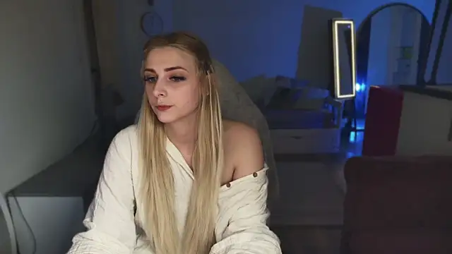 Snapshot of ce_leste__ chatting on February 7, 2025, 9:04 pm ce leste online show from February 7, 2025, 9:04 pm