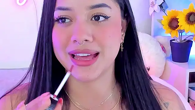 MaddyParisi online show from January 29, 2025, 6:43 am