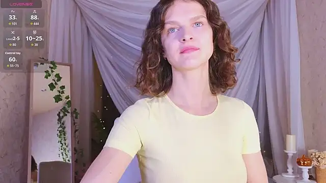 Snapshot of Soo_dreamy chatting on February 12, 2026, 1:38 am Soo dreamy online show from February 12, 2026, 1:38 am