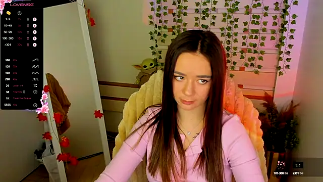 Snapshot of Bella_XO chatting on October 16, 2025, 6:21 am Bella XO online show from October 16, 2025, 6:21 am