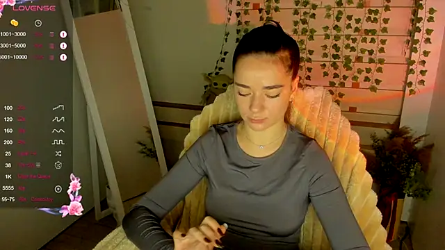 Snapshot of Bella_XO chatting on September 19, 2025, 6:50 am Bella XO online show from September 19, 2025, 6:50 am