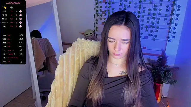 Snapshot of Bella_XO chatting on September 28, 2025, 7:04 am Bella XO online show from September 28, 2025, 7:04 am