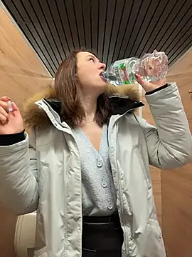 Snapshot of Dina_Tease chatting on February 9, 2026, 12:03 pm Dina Tease online show from February 9, 2026, 12:03 pm