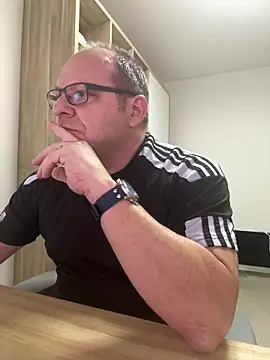 Snapshot of coupleLatinaLovers chatting on February 25, 2026, 7:30 am coupleLatinaLovers online show from February 25, 2026, 7:30 am