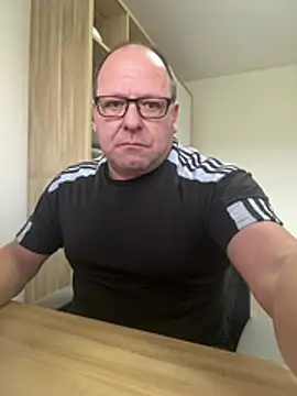 Snapshot of coupleLatinaLovers chatting on February 20, 2026, 10:50 am coupleLatinaLovers online show from February 20, 2026, 10:50 am