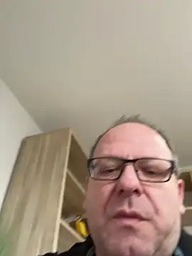 coupleLatinaLovers online show from December 20, 2024, 9:43 am
