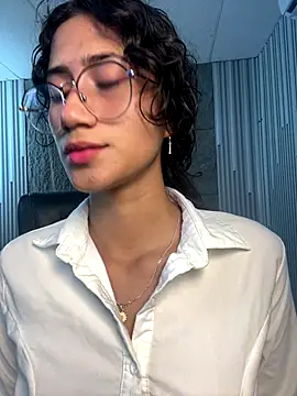 Snapshot of KaitlynLoveCam chatting on November 17, 2025, 10:14 pm KaitlynLoveCam online show from November 17, 2025, 10:14 pm