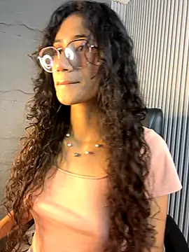 Snapshot of KaitlynLoveCam chatting on December 3, 2025, 12:23 am KaitlynLoveCam online show from December 3, 2025, 12:23 am