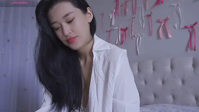 yumisunn online show from February 24, 2026, 3:07 am